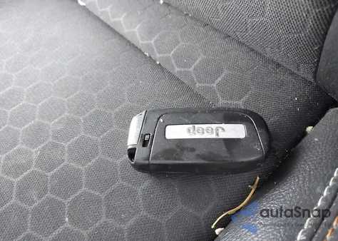 2019 Jeep Compass Latitude 4X4 from USA, damaged, VIN 3C4NJDBBXKT657077